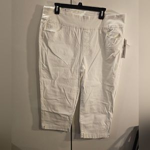 Gloria Vanderbilt White Amanda Pull On Capri Size 18